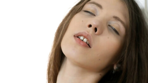 Sex Appeal Brunette Cutie Stefany Amazed...