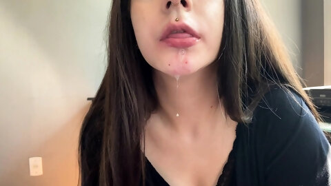 Brunette Solo Webcam Masturbation