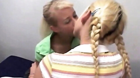 Lesbo Twins Eating Pussy
