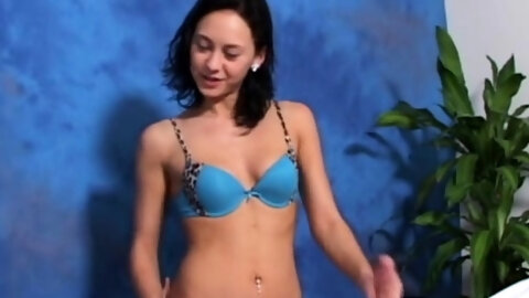 Lewd Brunette Bombshell Jessica Valentino...