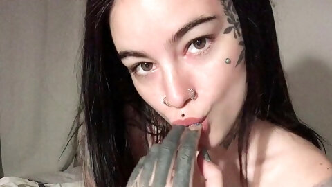 Brunette Babe Fingering Herself So Horny