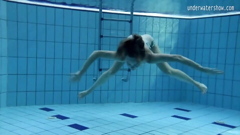 Small Tits Petite Teen Clara Underwater