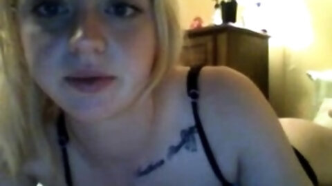 Amateur Webcam Cute Teen Plays Solo With...