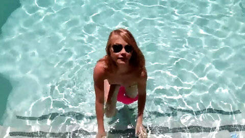 Small Boobs Chick Hannah Hays Teases A...