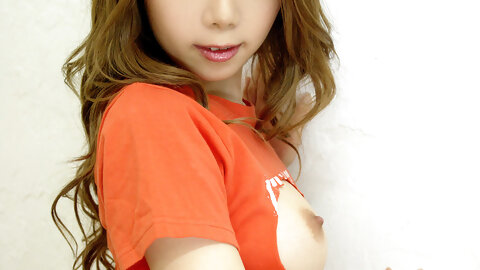 Adorable Japanese Babe Moe Yazawa Gives...