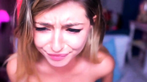 Horny Chick Gets Naughty In Bed