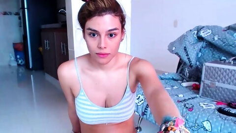 Hot Amateur Webcam Teen Masturbates For...