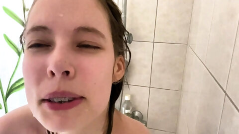 Amateur Blonde Teen Plays Solo With Toy...