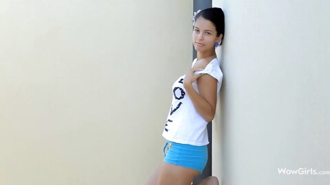 Wowgirls Exclusive Hot Girl With Amazing...