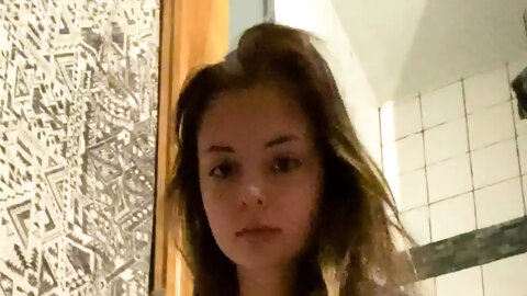 Cute Amateur Webcam Teen Girl Toying...