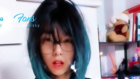 Cute Amateur Webcam Teen Girl Toying...